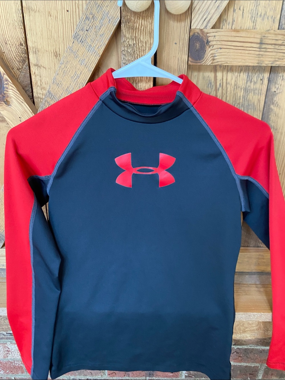 Under Armour Black and Red Raglan Long-Sleeve Athletic Tee. Youth L cold gear